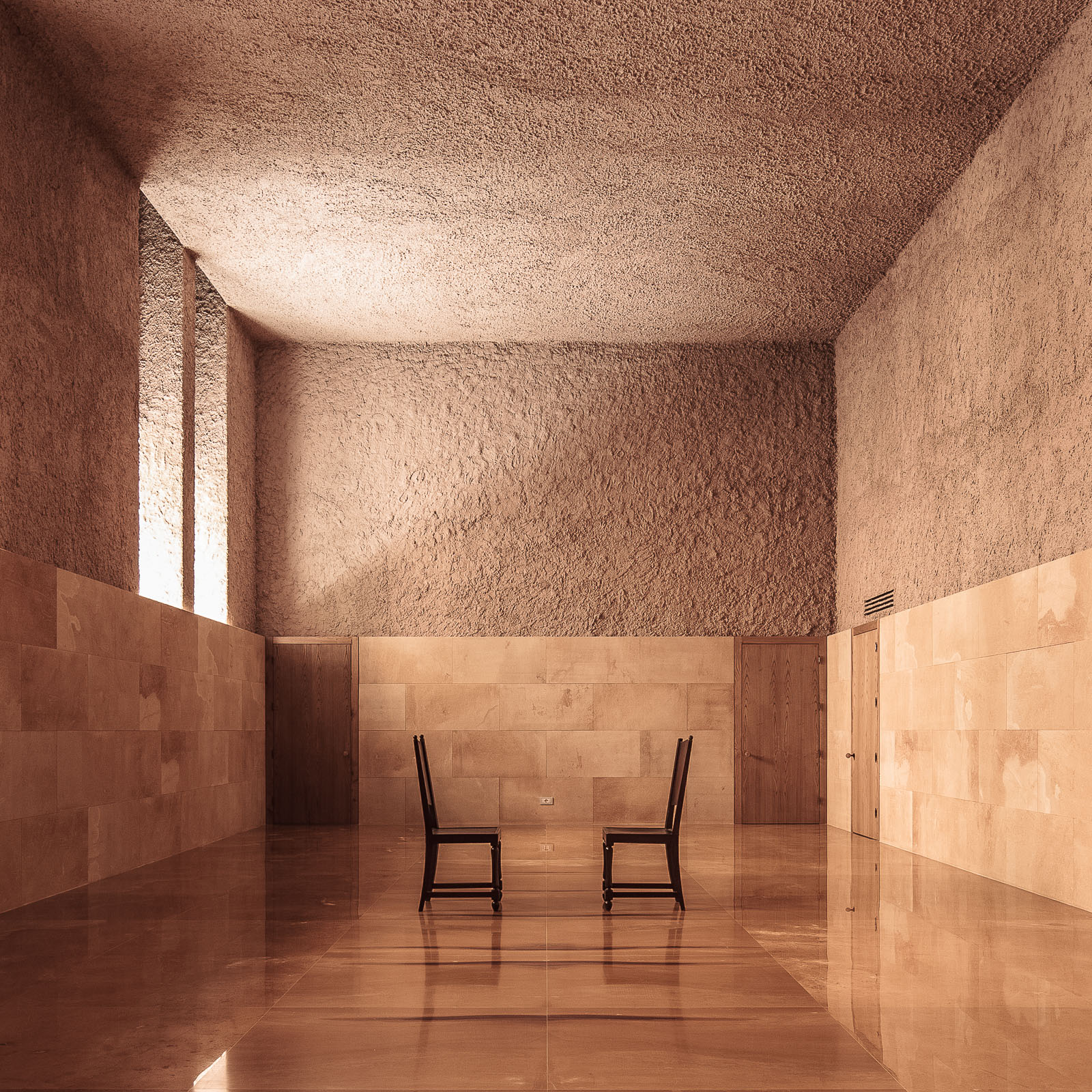 Empty chairs, Specus Corallii, Cattedrale di Trapani Antonino Cardillo, Empty chairs, Specus Corallii, Trapani, 20 Aug. 2016. Photography: Antonino Cardillo